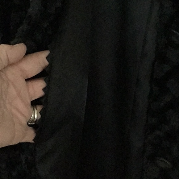 Faux fur jacket. - Picture 4 of 8